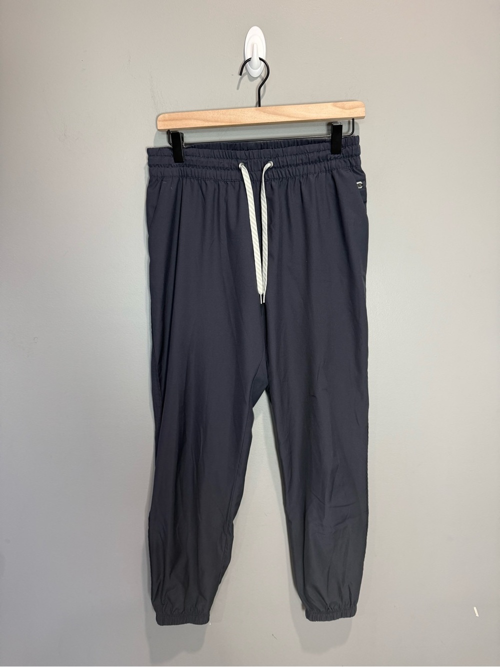 Vuori Weekend Joggers Navy Blue Size Medium Lightweight Athletic Pants